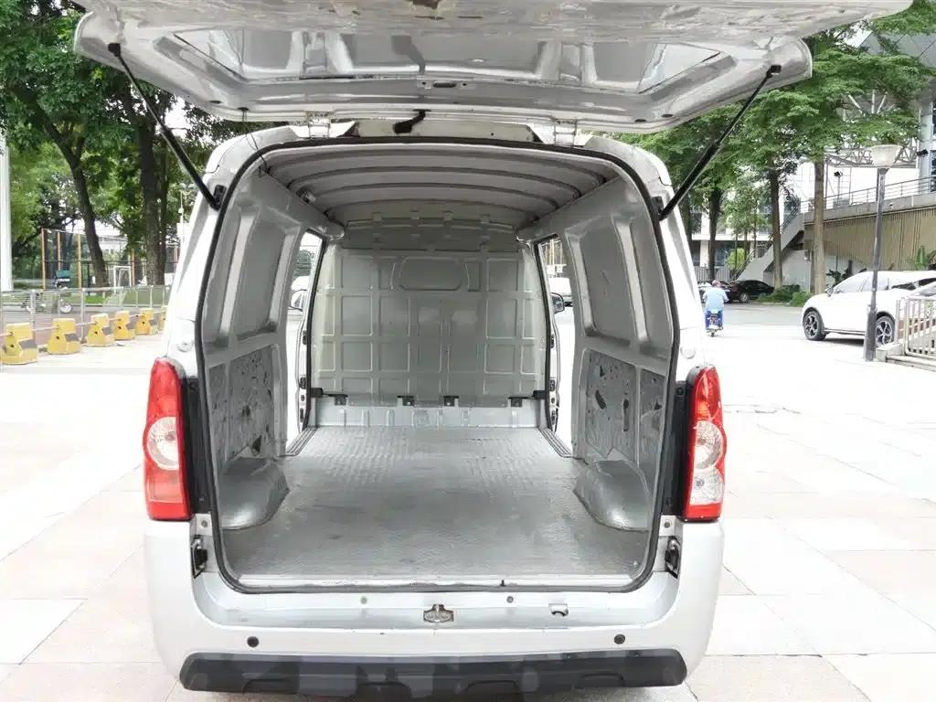 Wuling EV50 2021 model van logistics vehicle, powered by Bochuang Ningde 41.86kWh Liuji electric control system. — миниатюра 7