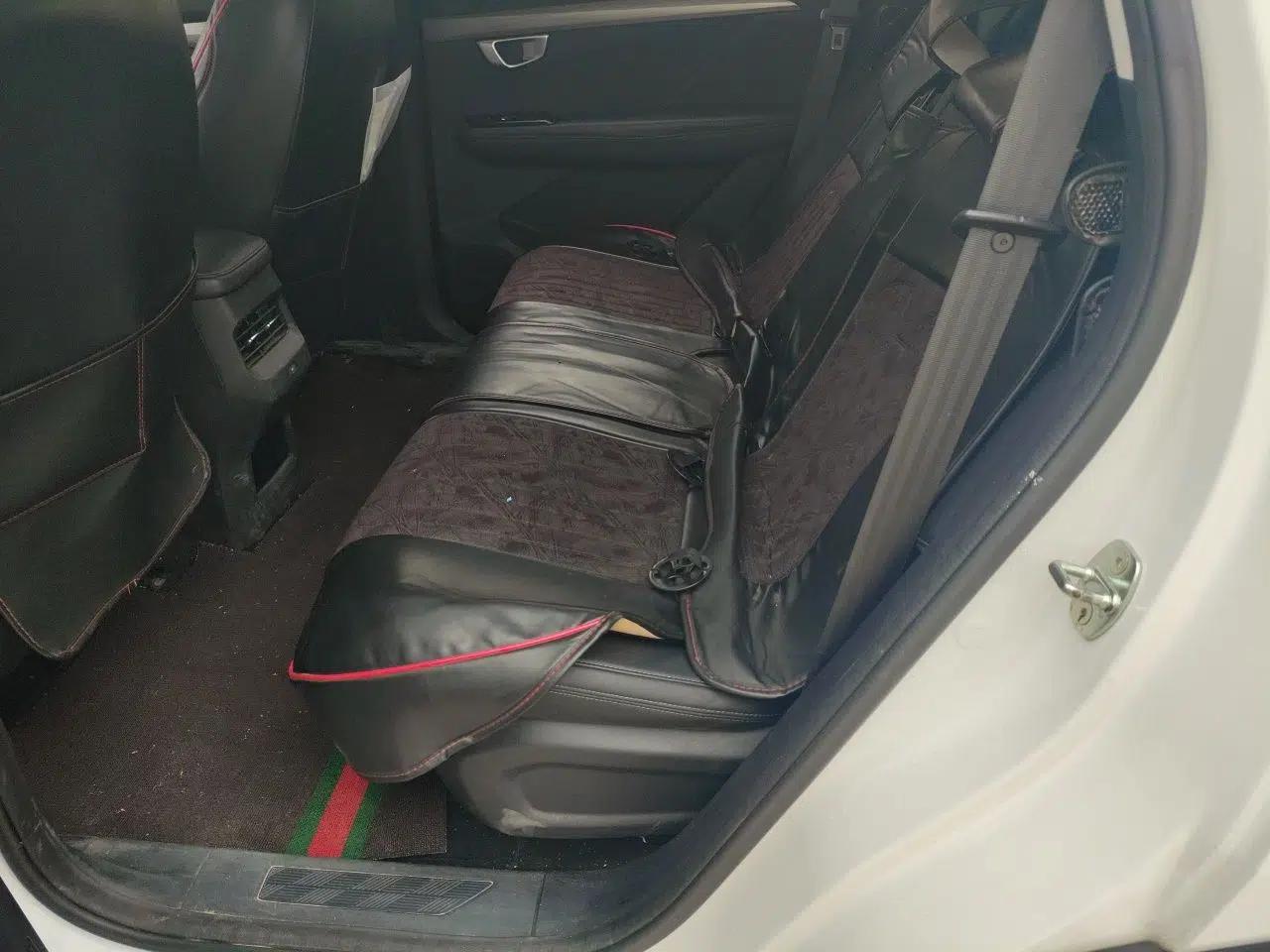 Wuling Asta 2021 1.5T CVT Starlight Edition — миниатюра 18
