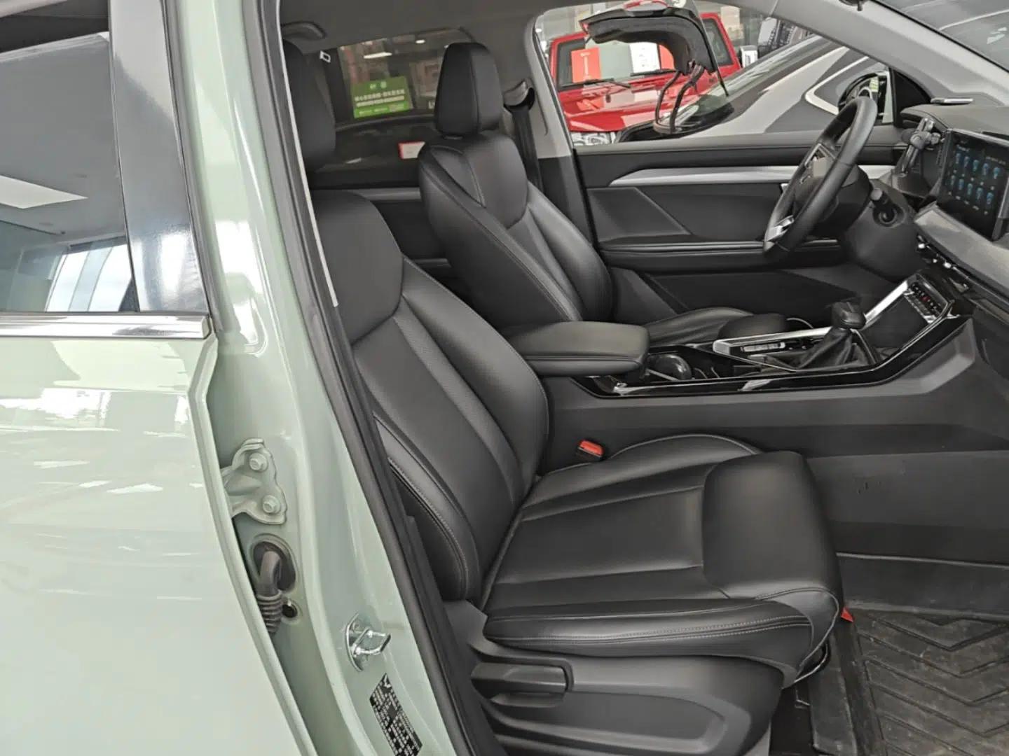 Wuling Asta 2021 1.5T CVT Starlight Edition — миниатюра 23