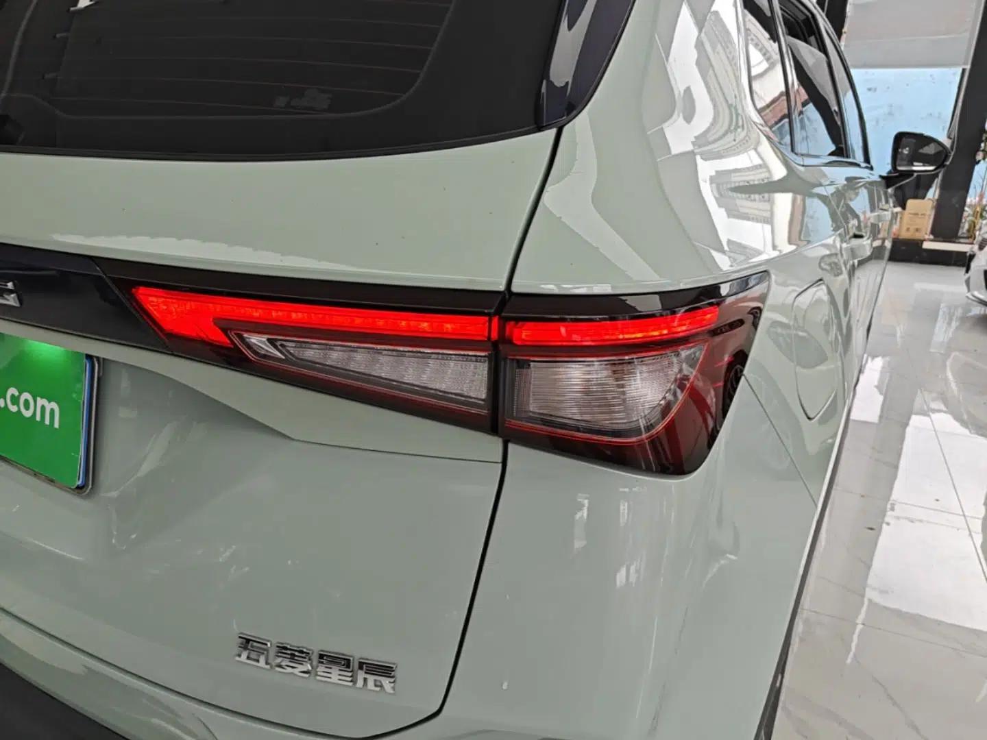 Wuling Asta 2021 1.5T CVT Starlight Edition — миниатюра 7