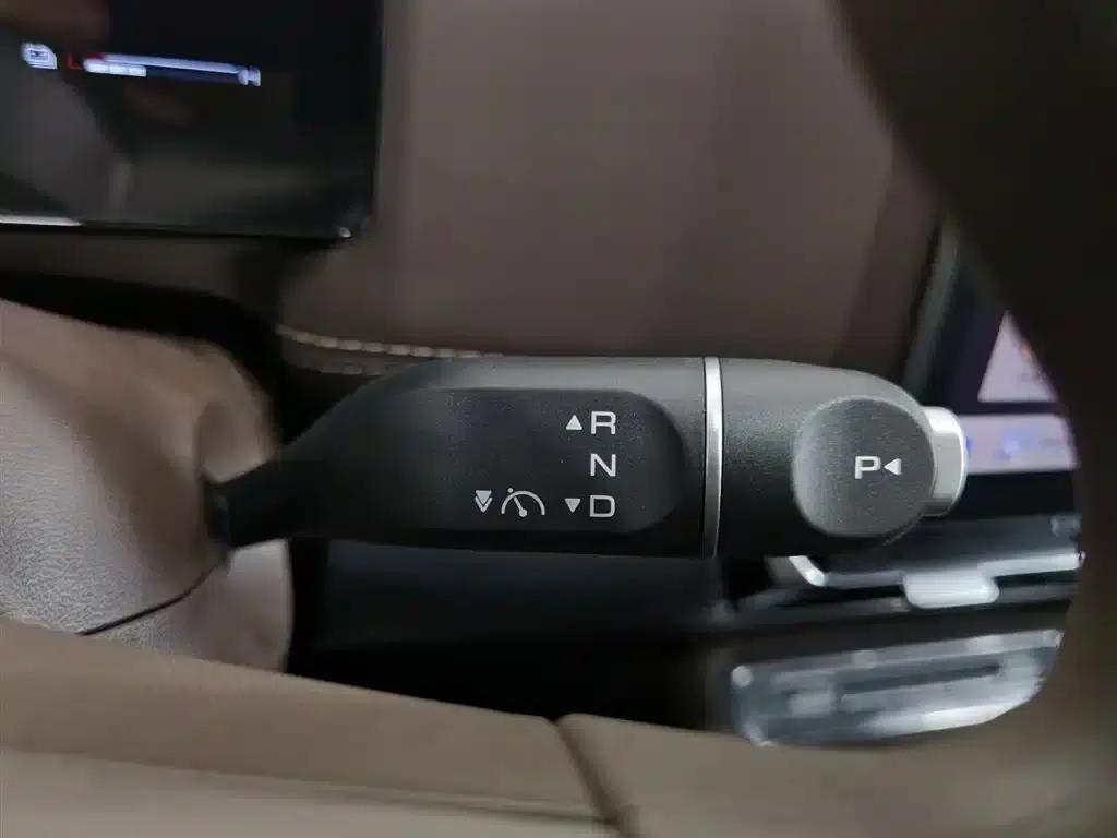 Starlight 560 New Energy 2026 Plug-in Hybrid 125km/h Luxury Model — миниатюра 13