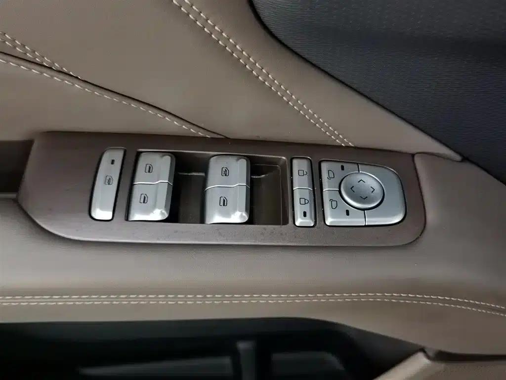 Starlight 560 New Energy 2026 Plug-in Hybrid 125km/h Luxury Model — миниатюра 9