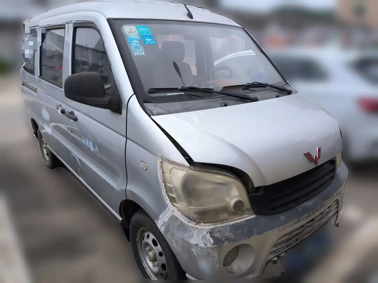 Wuling Zhiguang 2010 1.0L New Version Practical Short-Body L2Y — миниатюра 3