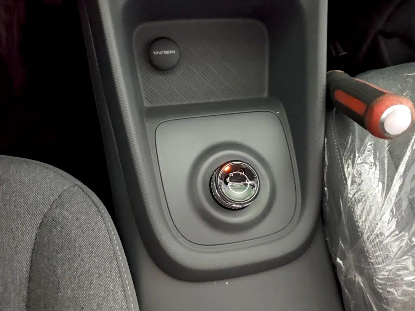 Wuling Hongguang New Energy 2024 All-Electric Model 300KM Practical Version — миниатюра 17