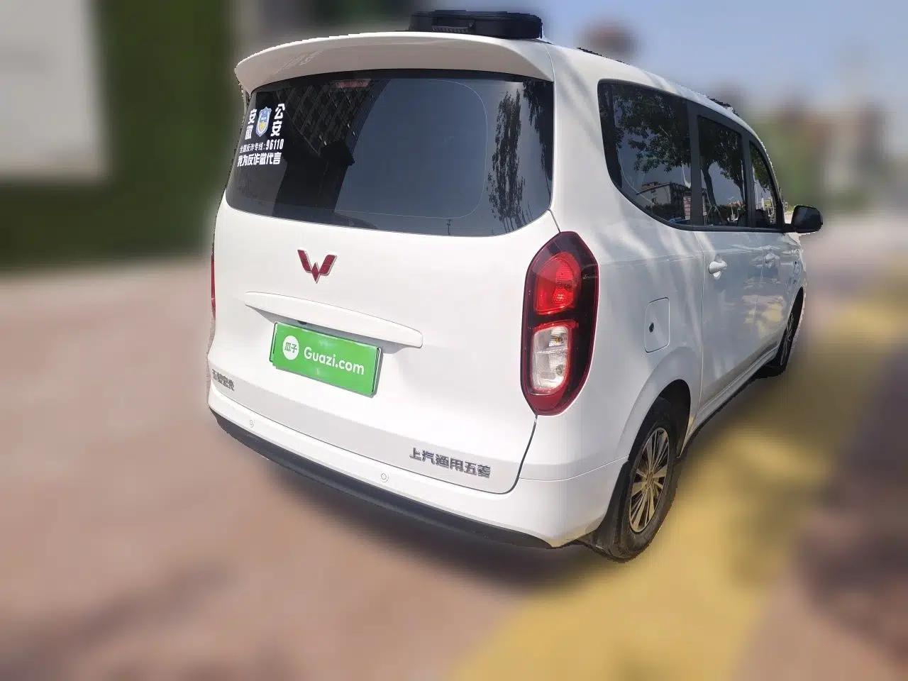 Wuling Hongguang New Energy 2025 Extended-Range Hybrid 50KM Comfort Version — миниатюра 6