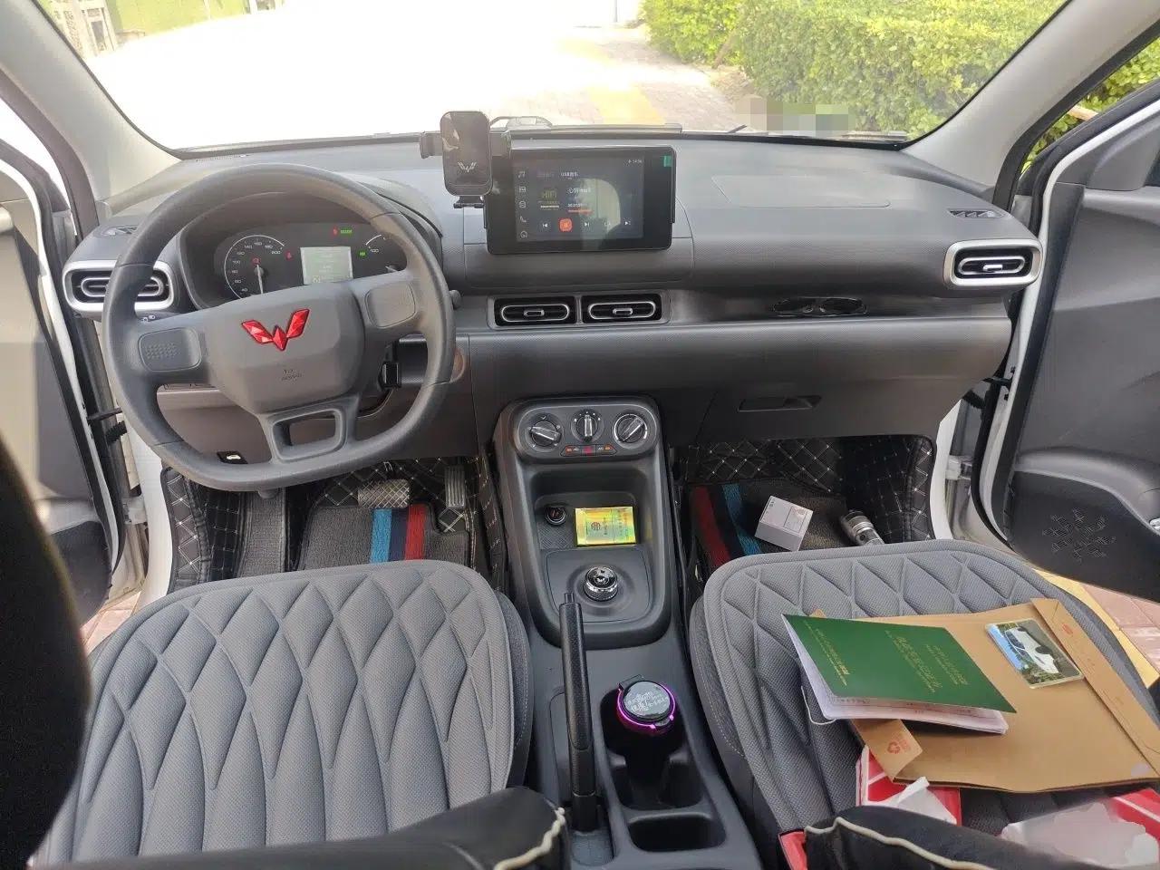 Wuling Hongguang New Energy 2025 Extended-Range Hybrid 50KM Comfort Version — миниатюра 10