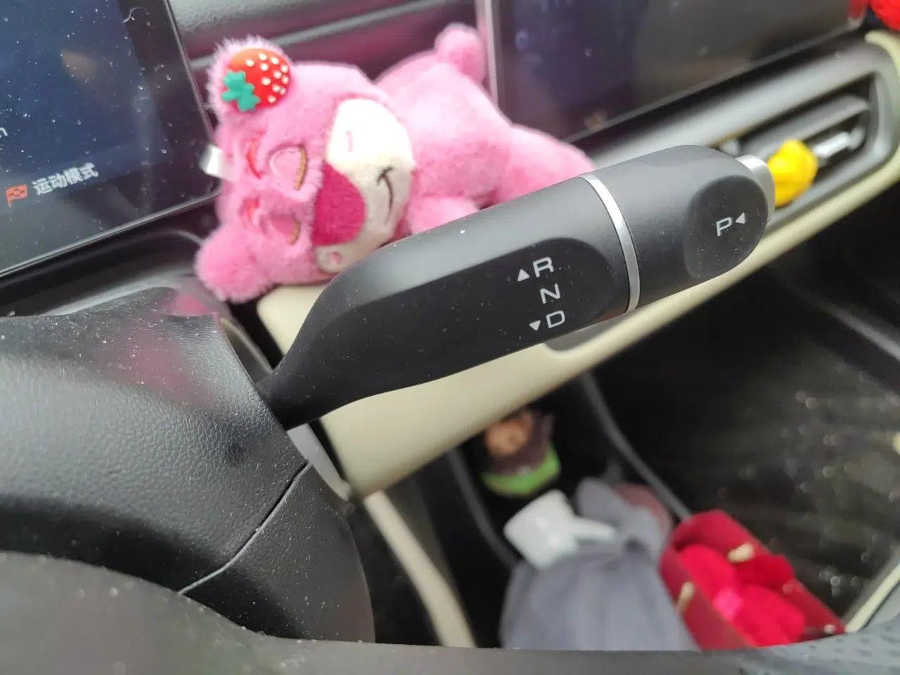 Wuling Bingo PLUS 2024 330 km Range Five-Seater Version — миниатюра 15