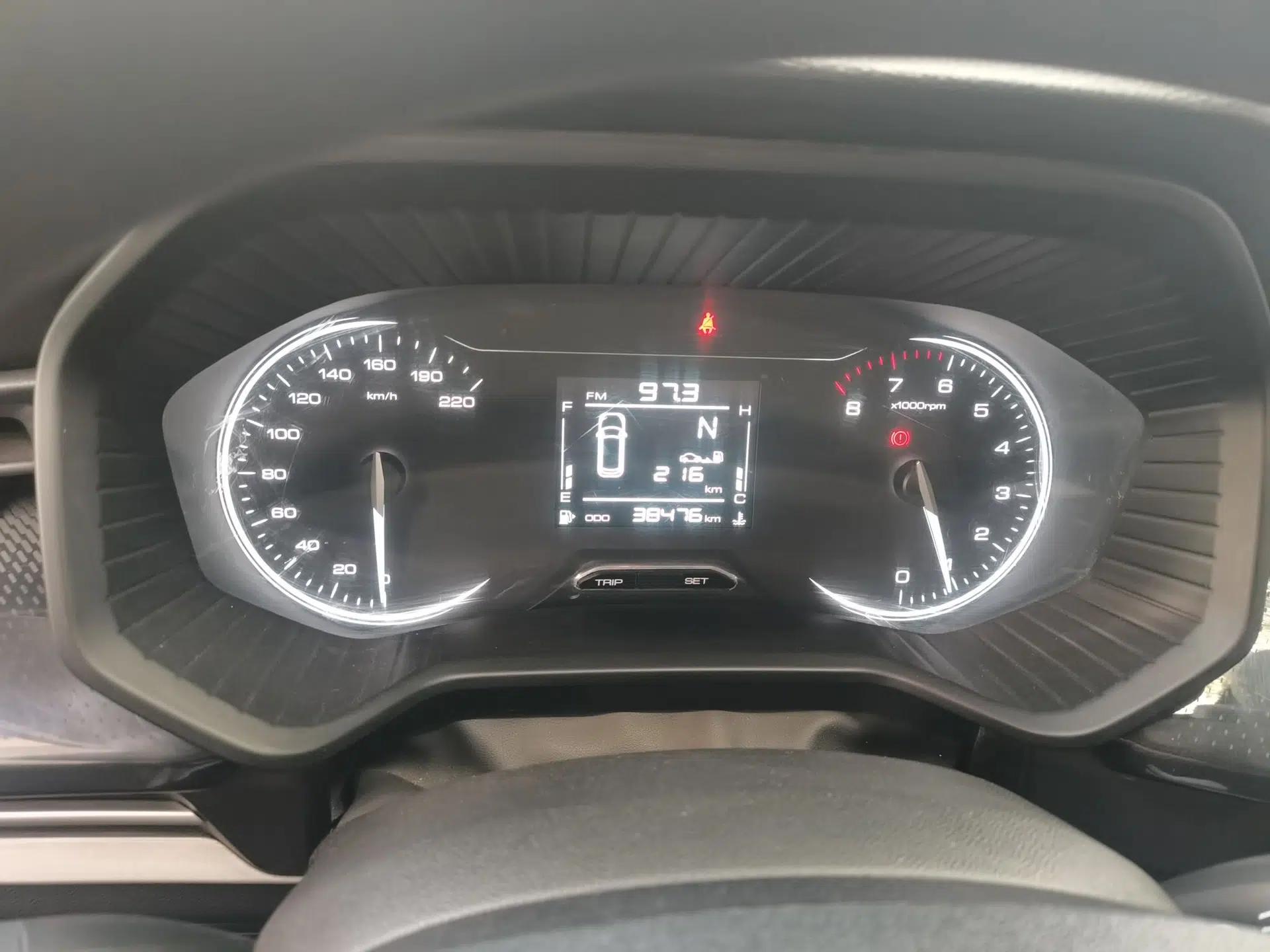 Wuling Jiachen 2022 1.5L Manual Enjoyment Elite Model — миниатюра 12