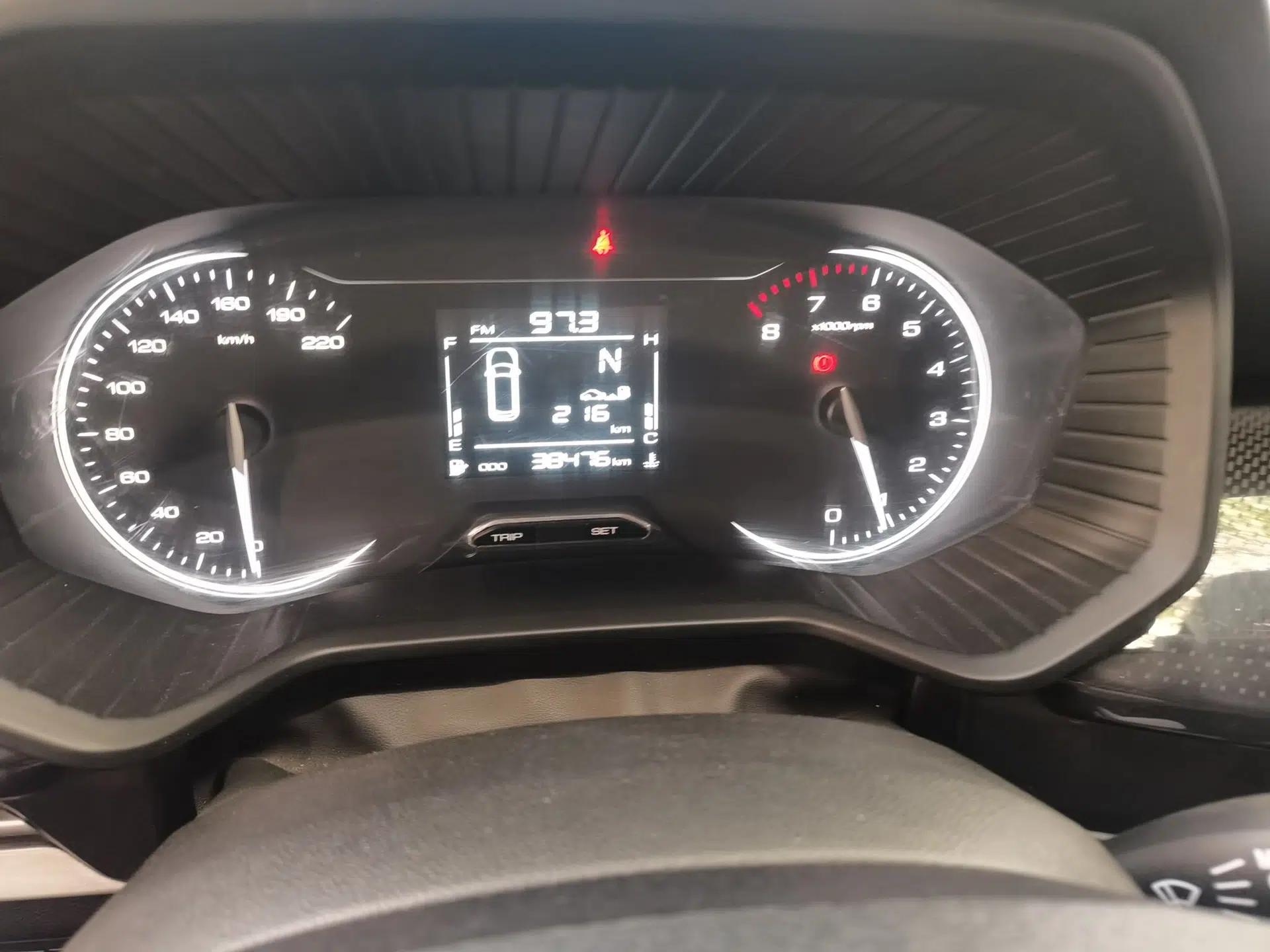 Wuling Jiachen 2022 1.5L Manual Enjoyment Elite Model — миниатюра 13