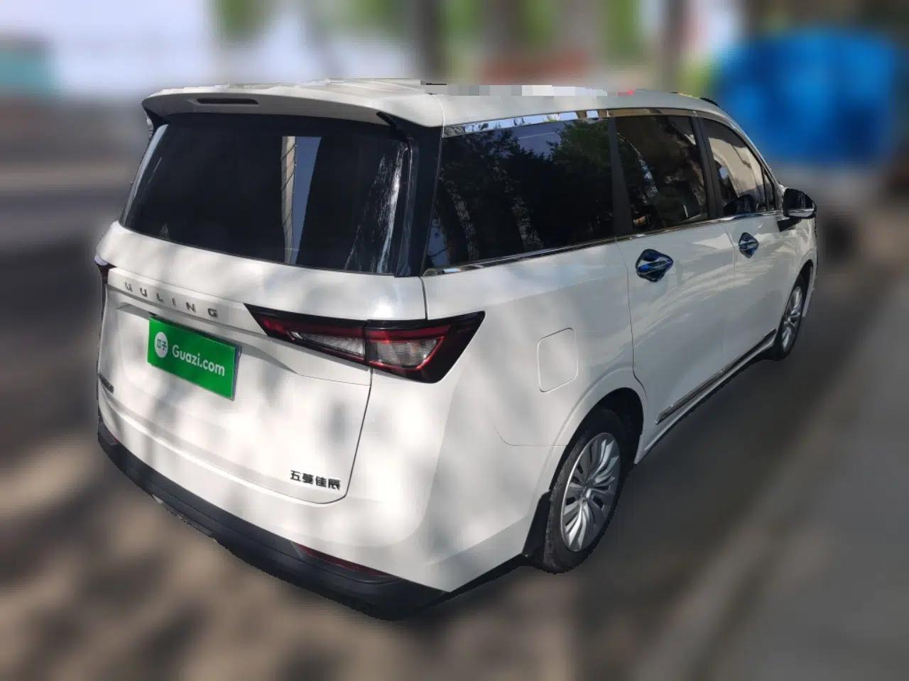 Wuling Jiachen 2022 1.5L Manual Enjoyment Elite Model — миниатюра 6