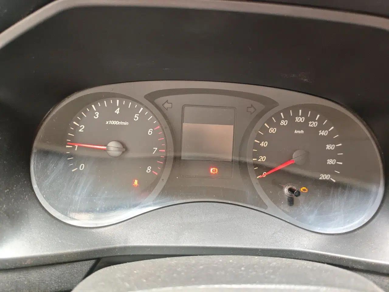 Wuling Hongguang PLUS 2019 1.5T Manual Standard Version 7 Seats — миниатюра 12