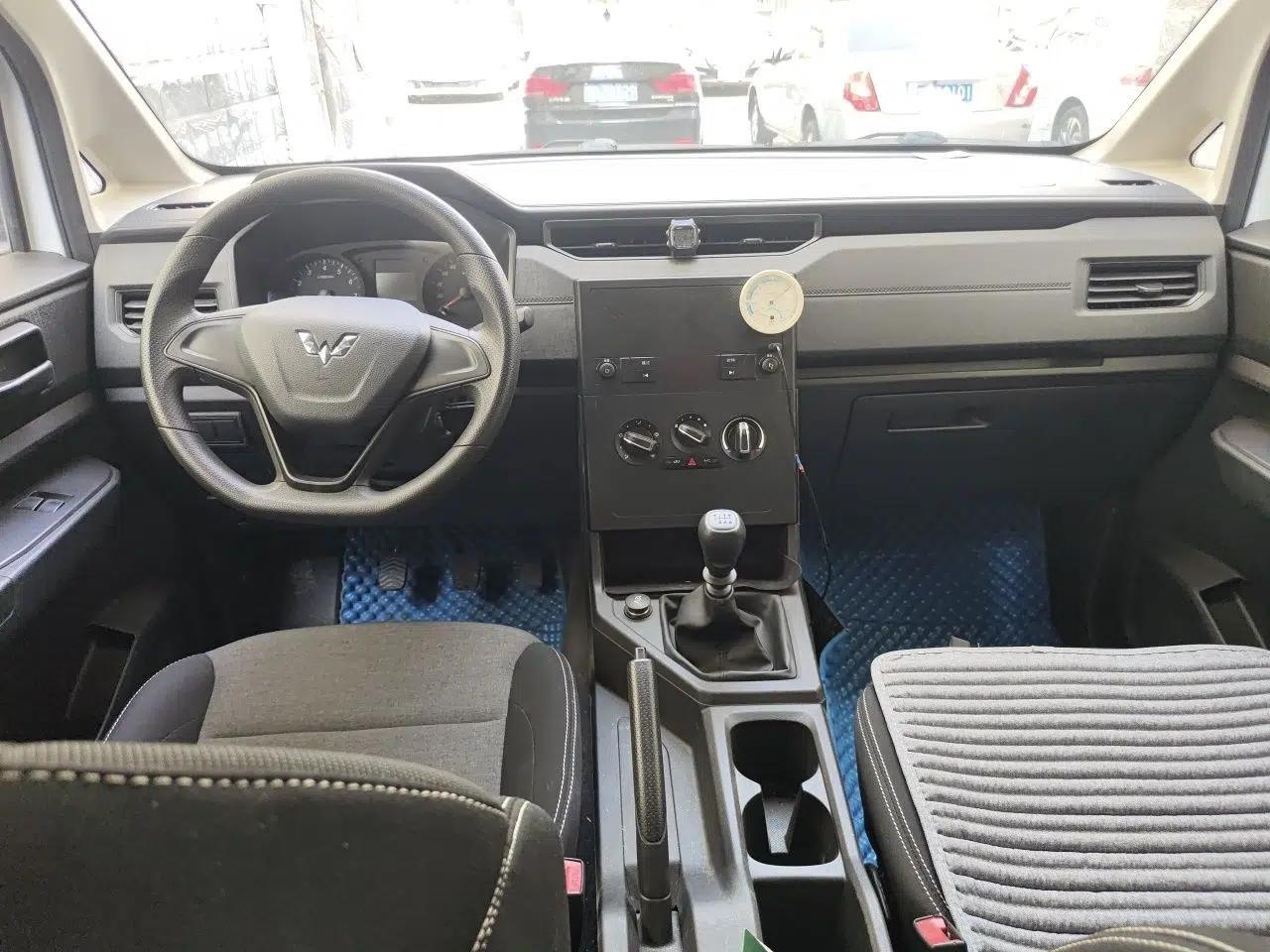 Wuling Hongguang PLUS 2019 1.5T Manual Wealthy Version 2 Seats — миниатюра 18