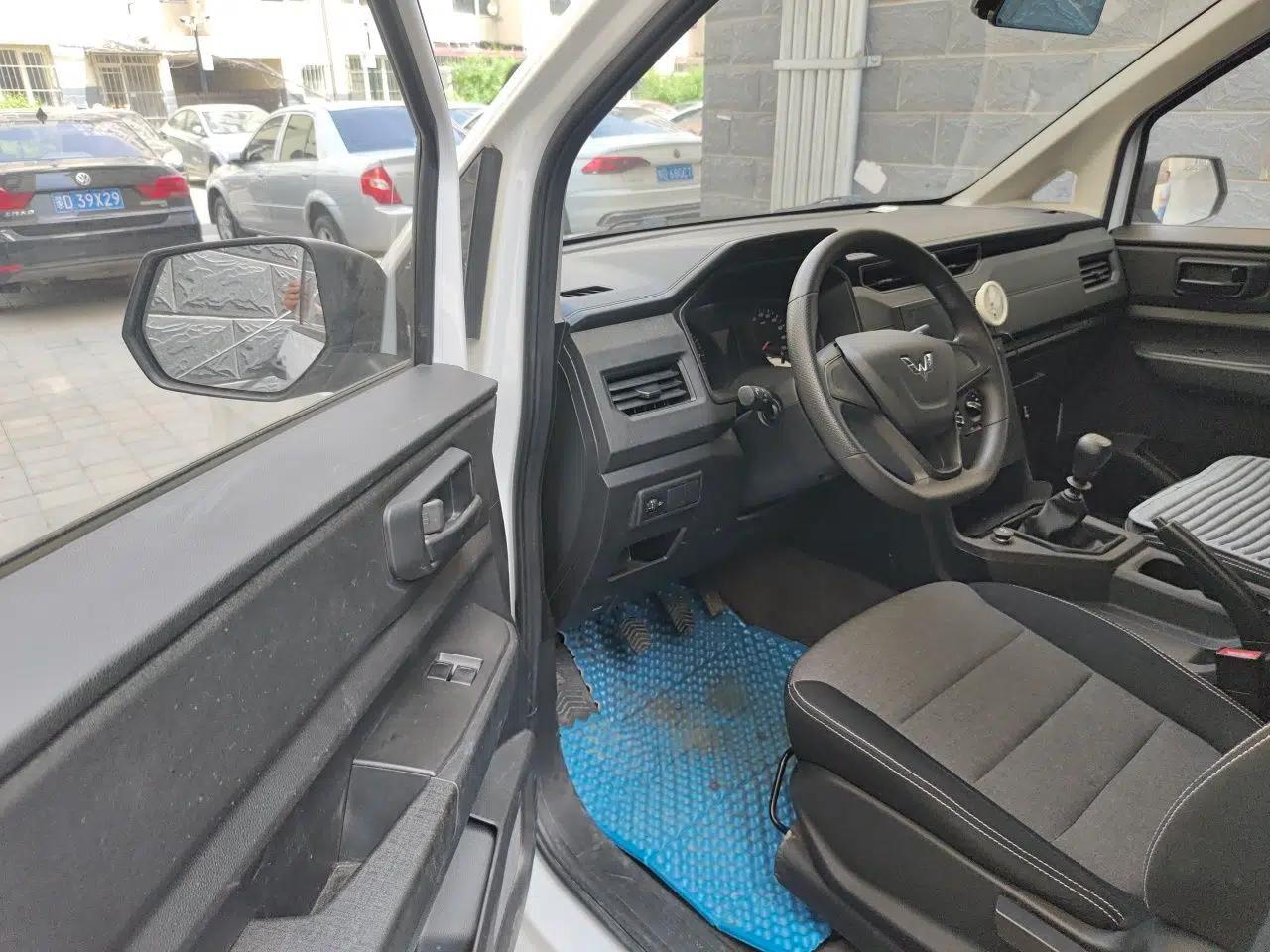 Wuling Hongguang PLUS 2019 1.5T Manual Wealthy Version 2 Seats — миниатюра 19