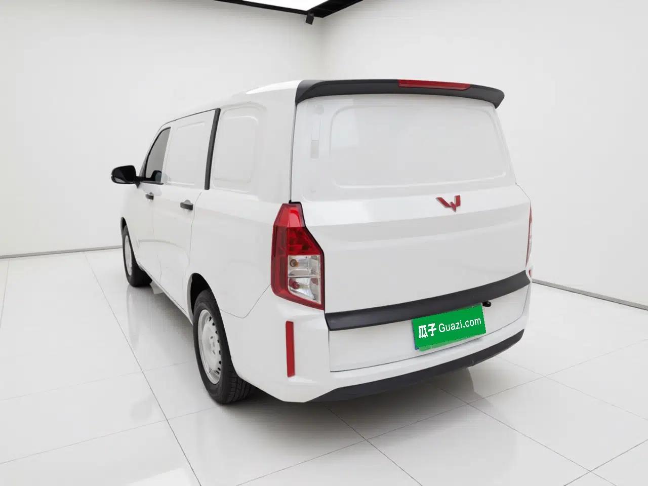 Wuling Hongguang PLUS 2019 1.5T Manual Wealthy Version 2 Seats — миниатюра 4