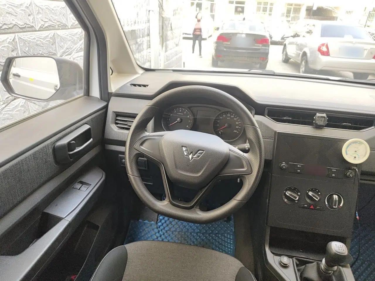 Wuling Hongguang PLUS 2019 1.5T Manual Wealthy Version 2 Seats — миниатюра 9