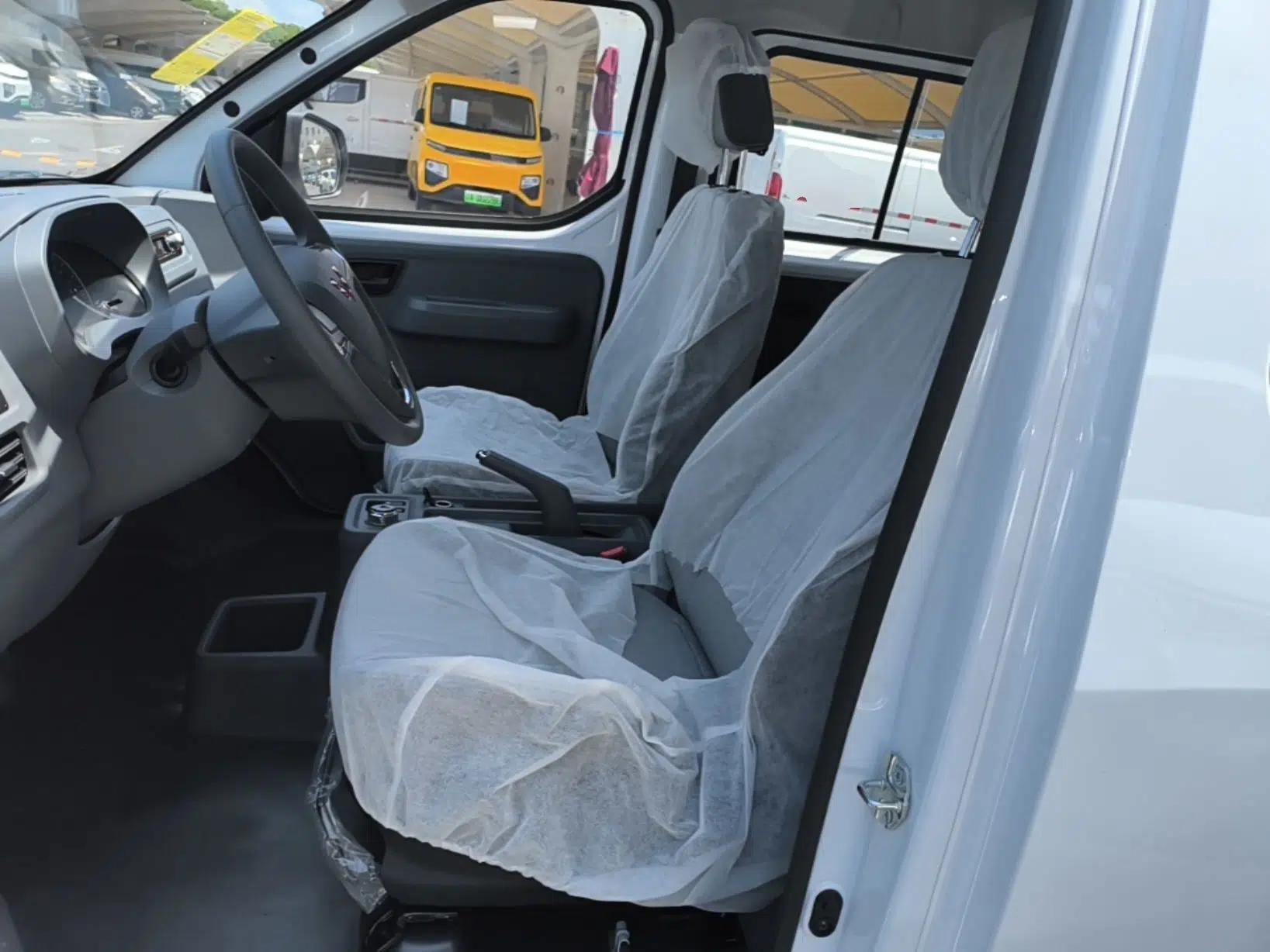 Wuling Yangguang 2026 Model, 330km Bus Comfort Edition — миниатюра 18