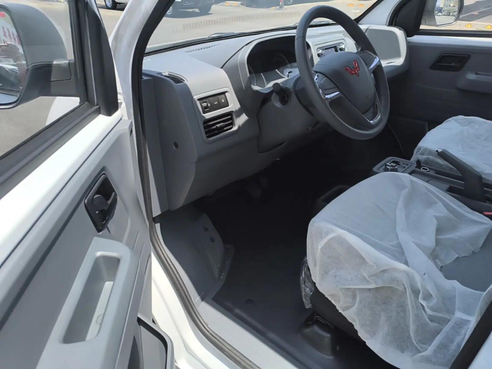 Wuling Yangguang 2026 Model, 330km Bus Comfort Edition — миниатюра 19