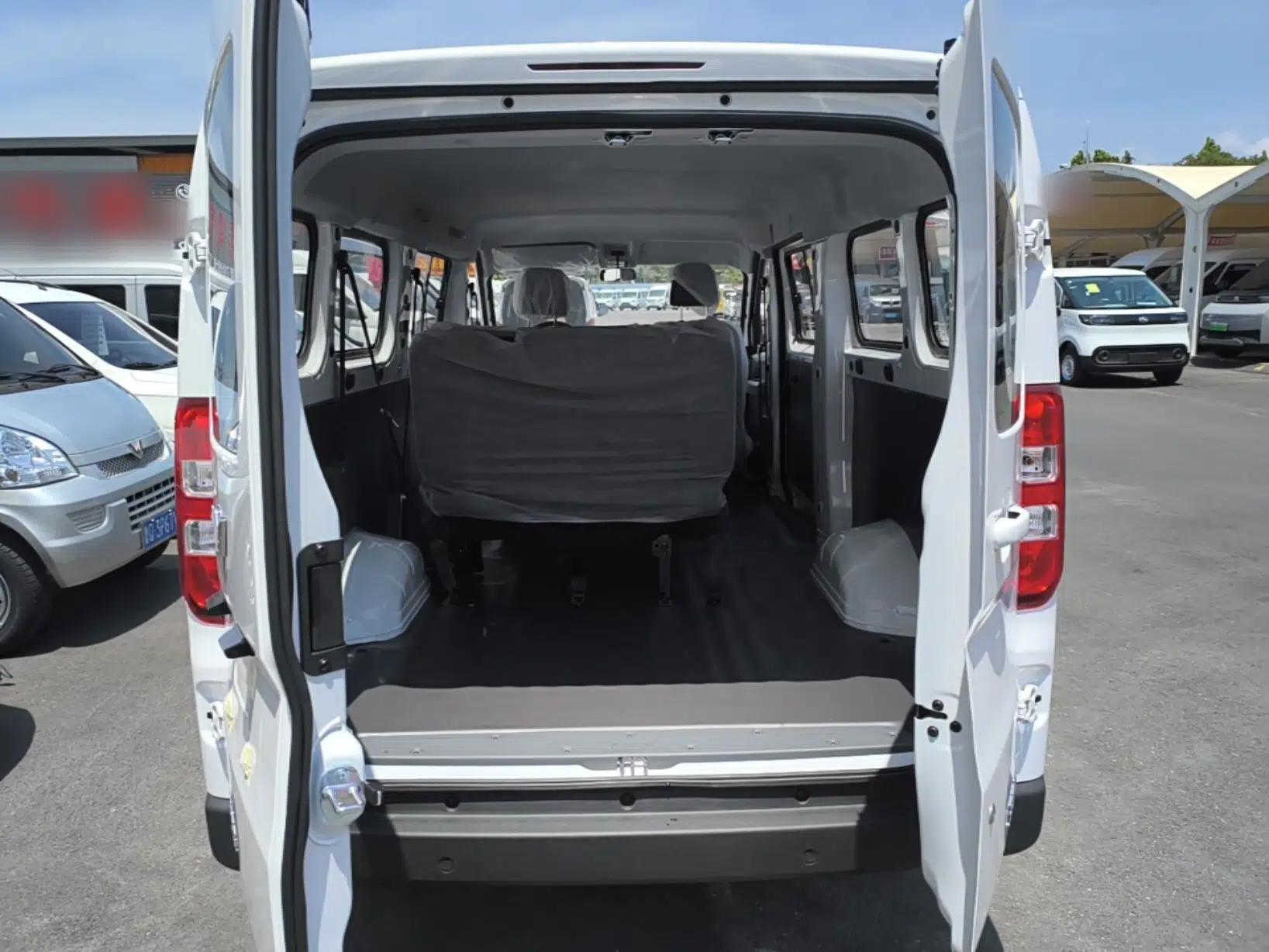 Wuling Yangguang 2026 Model, 330km Bus Comfort Edition — миниатюра 22