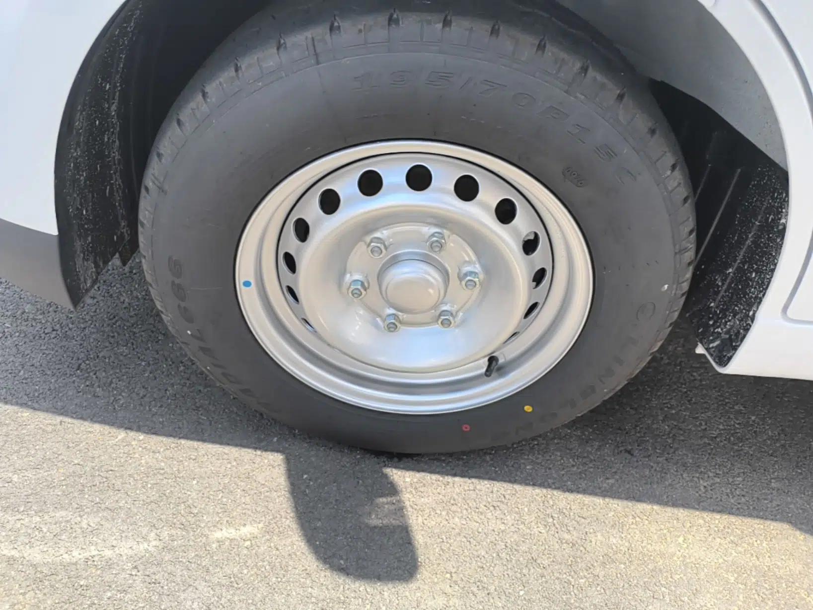 Wuling Yangguang 2026 Model, 330km Bus Comfort Edition — миниатюра 8