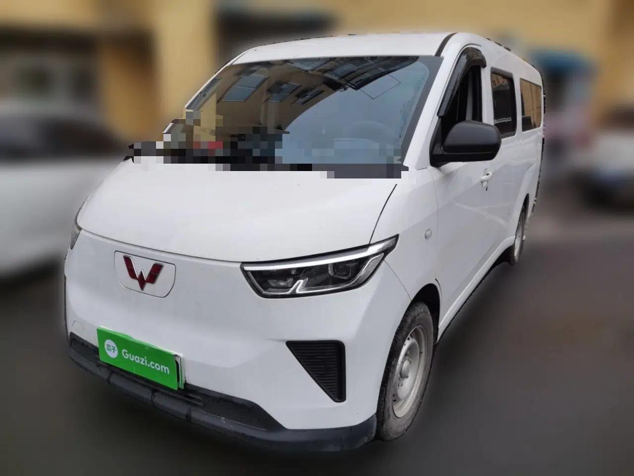 Wuling Yangguang 2024 300KM Comfort Version Passenger Van 75kW — миниатюра 1
