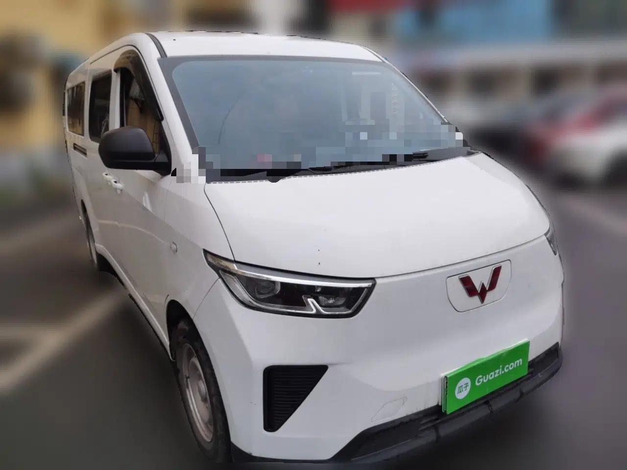 Wuling Yangguang 2024 300KM Comfort Version Passenger Van 75kW — миниатюра 3