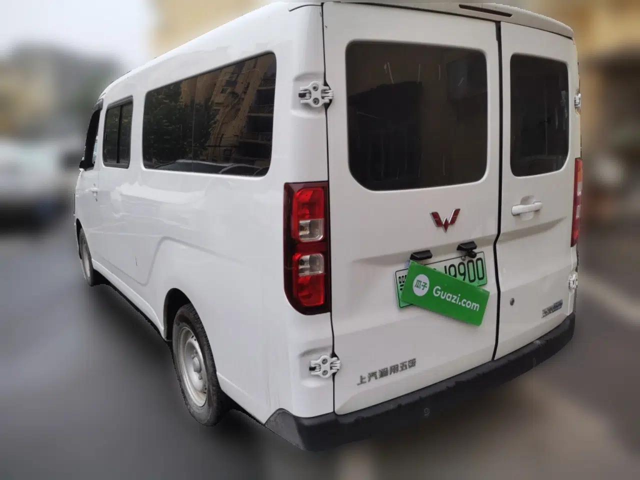 Wuling Yangguang 2024 300KM Comfort Version Passenger Van 75kW — миниатюра 4