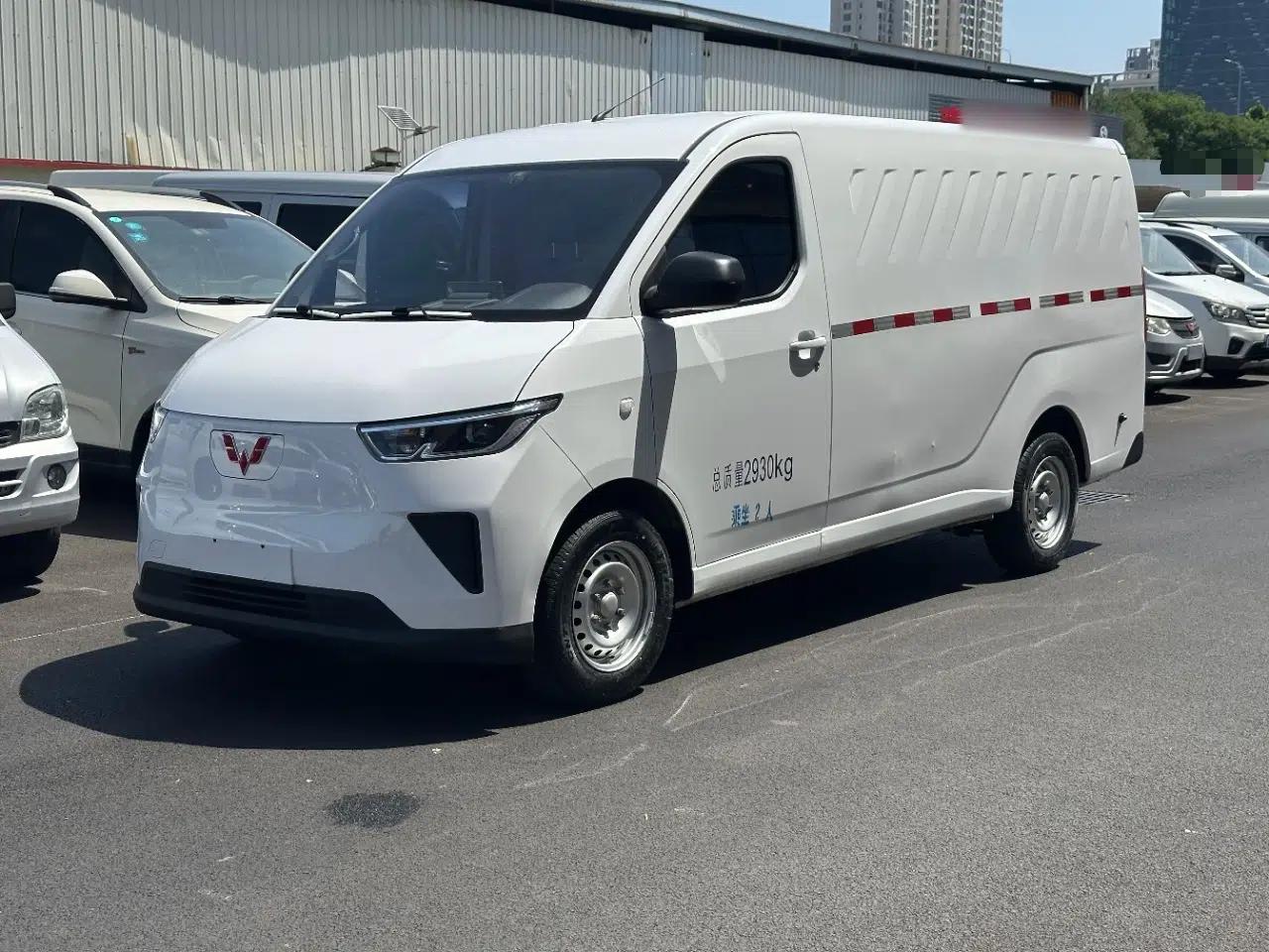 Wuling Yangguang 2024 300km Range Practical Window-Sealed Version 60kW — миниатюра 1