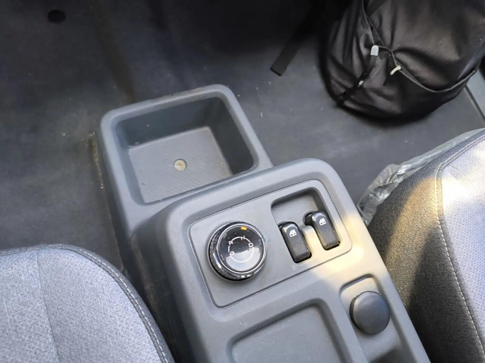Wuling Yangguang 2024 300km Range Practical Window-Sealed Version 60kW — миниатюра 16