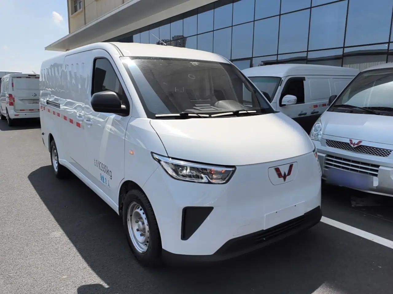 Wuling Yangguang 2024 300km Range Practical Window-Sealed Version 60kW — миниатюра 6