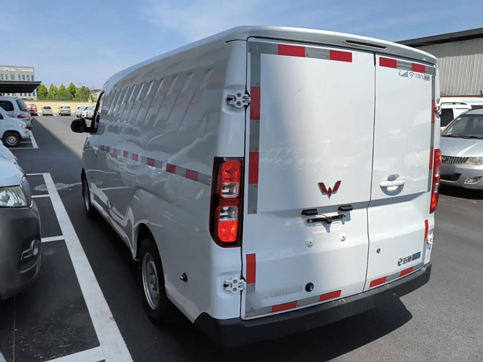 Wuling Yangguang 2024 300km Range Practical Window-Sealed Version 60kW — миниатюра 7