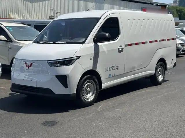 Wuling Yangguang 2024 300km Range Practical Window-Sealed Version 60kW