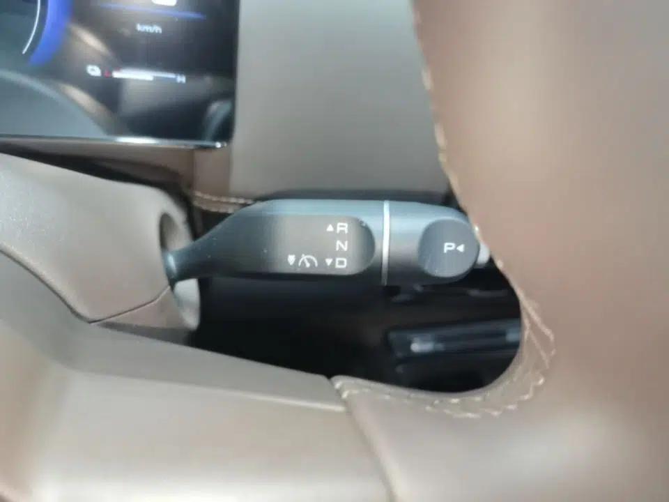 Wuling Starlight 730 2025 Model Plug-in Hybrid 125km Luxury Edition — миниатюра 17