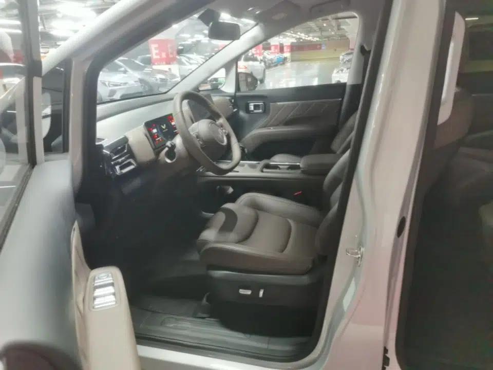 Wuling Starlight 730 2025 Model Plug-in Hybrid 125km Luxury Edition — миниатюра 18