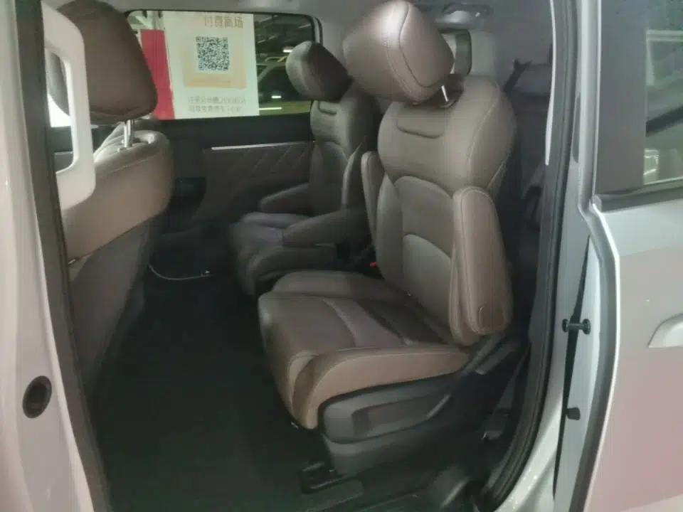Wuling Starlight 730 2025 Model Plug-in Hybrid 125km Luxury Edition — миниатюра 20