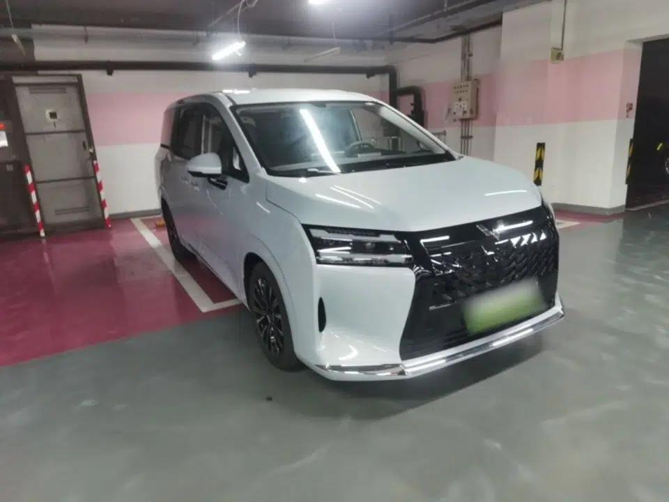 Wuling Starlight 730 2025 Model Plug-in Hybrid 125km Luxury Edition — миниатюра 3