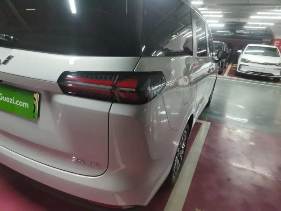 Wuling Starlight 730 2025 Model Plug-in Hybrid 125km Luxury Edition — миниатюра 7