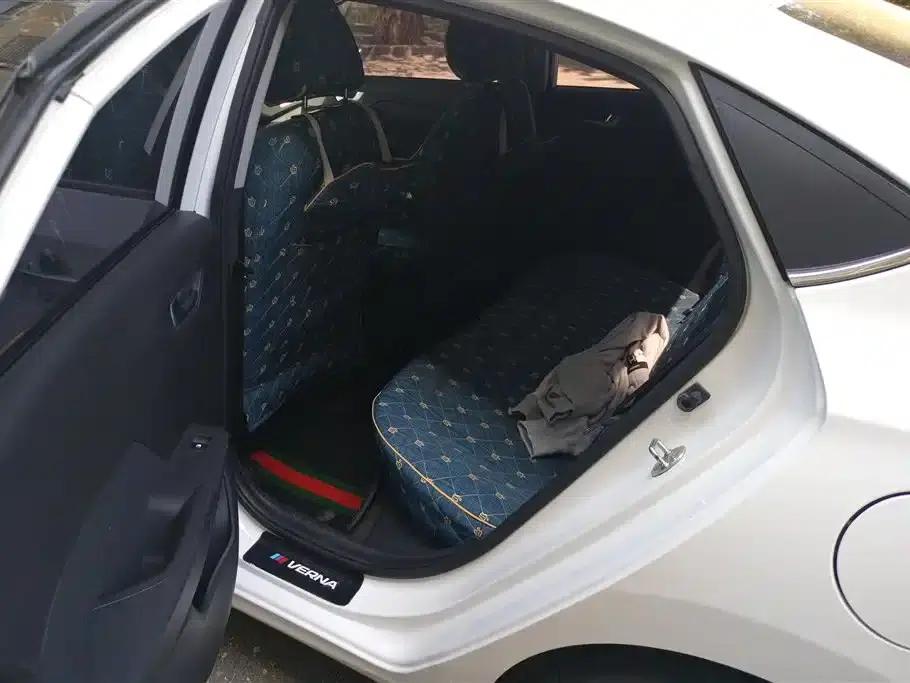 2020 Hyundai Verna 1.4L Manual GLS Cool Edition — миниатюра 11