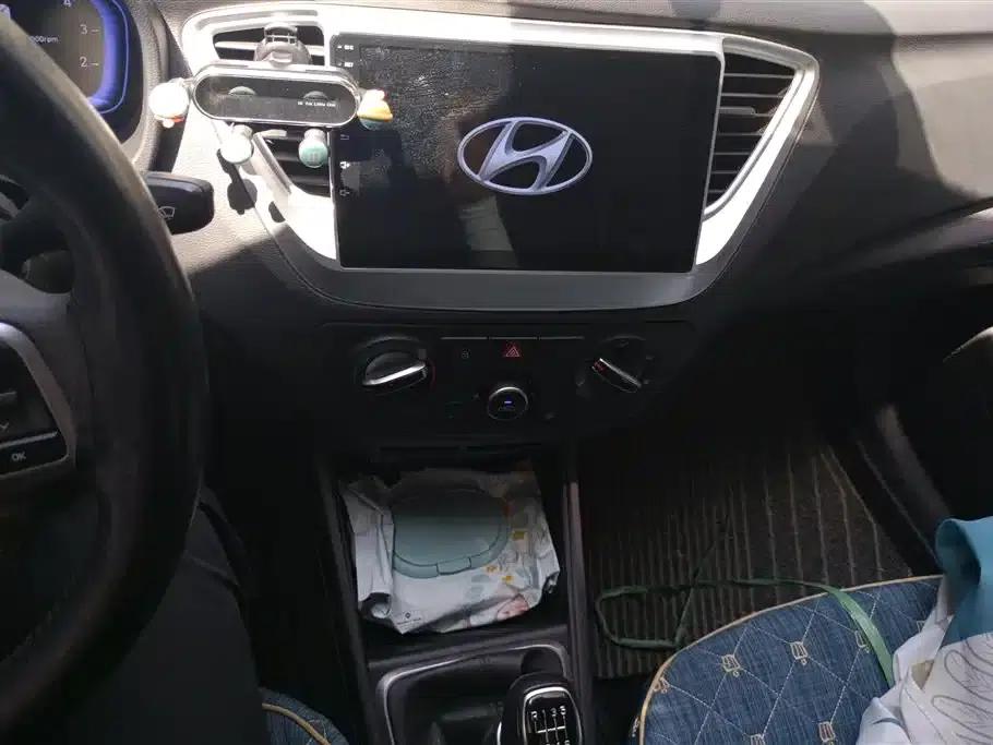 2020 Hyundai Verna 1.4L Manual GLS Cool Edition — миниатюра 13