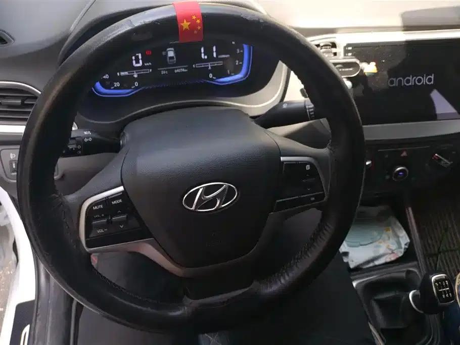 2020 Hyundai Verna 1.4L Manual GLS Cool Edition — миниатюра 15