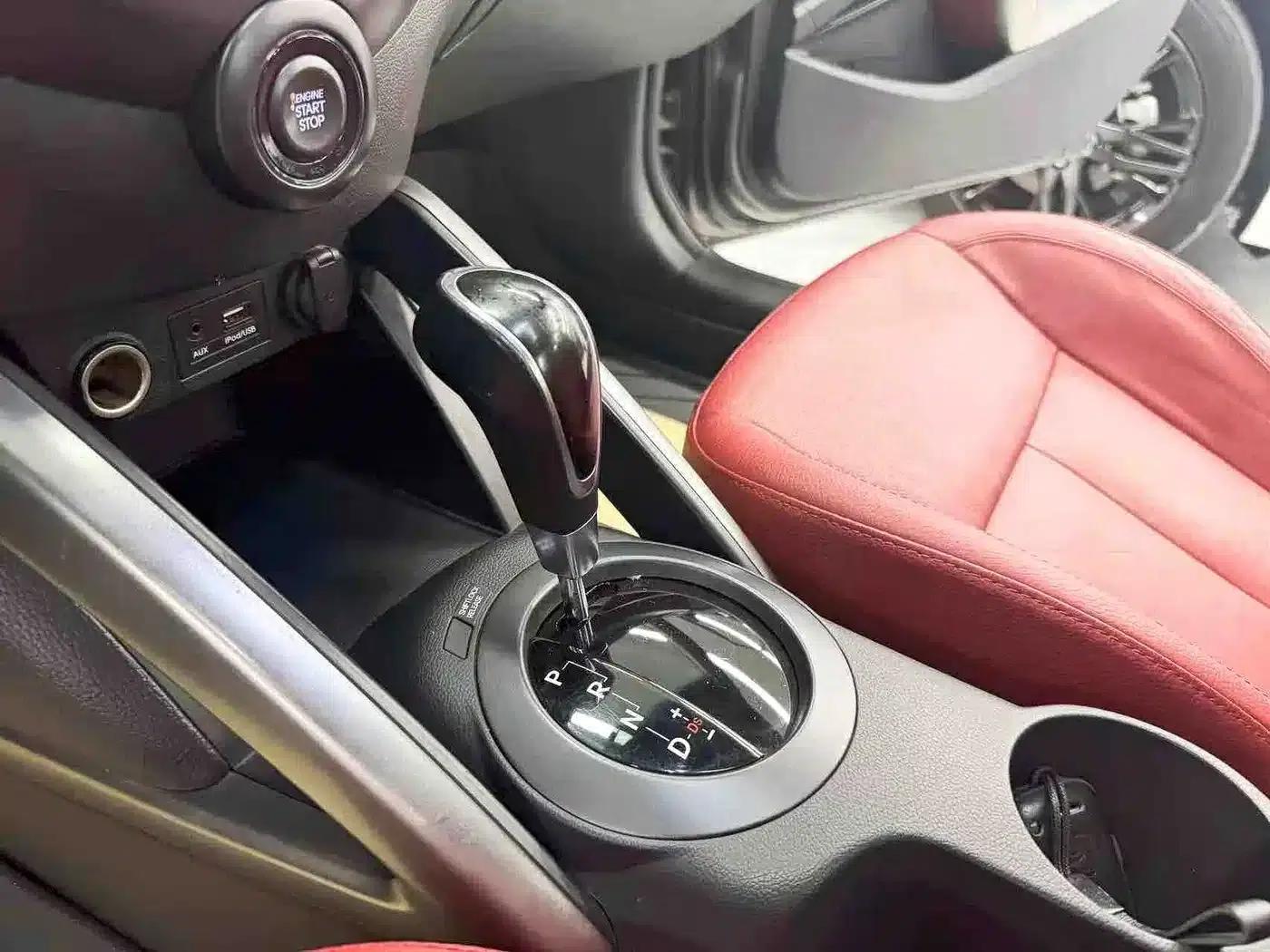 2015 Veloster 1.6T Automatic Luxury Edition — миниатюра 13