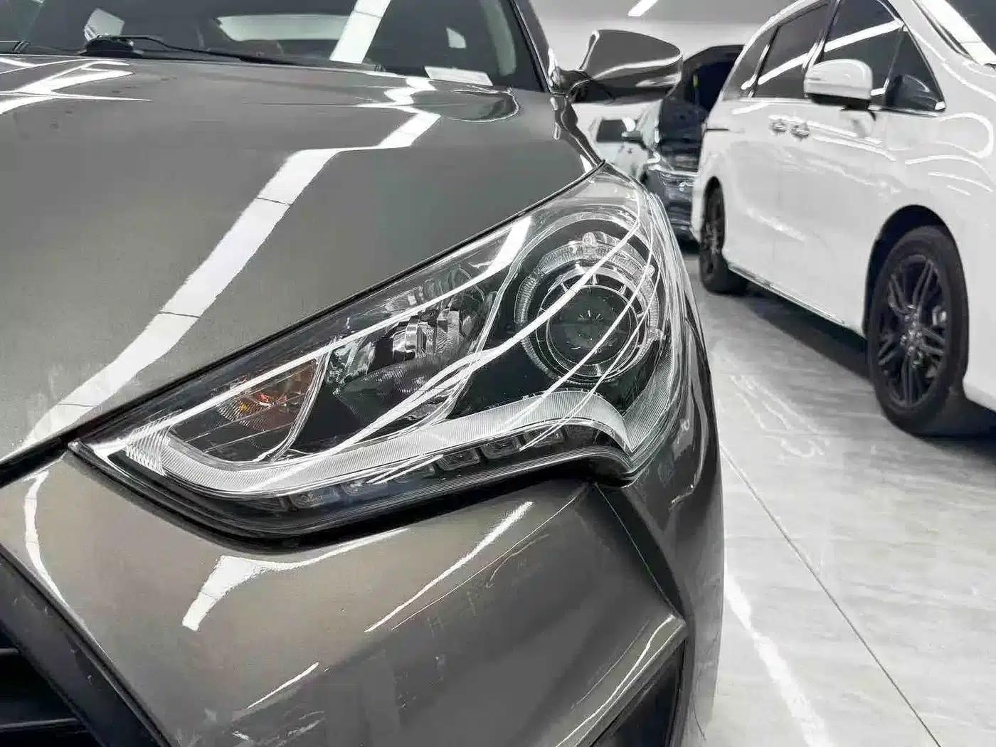 2015 Veloster 1.6T Automatic Luxury Edition — миниатюра 17