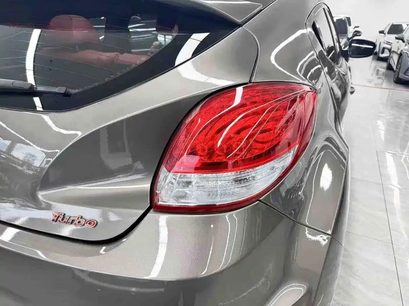 2015 Veloster 1.6T Automatic Luxury Edition — миниатюра 18