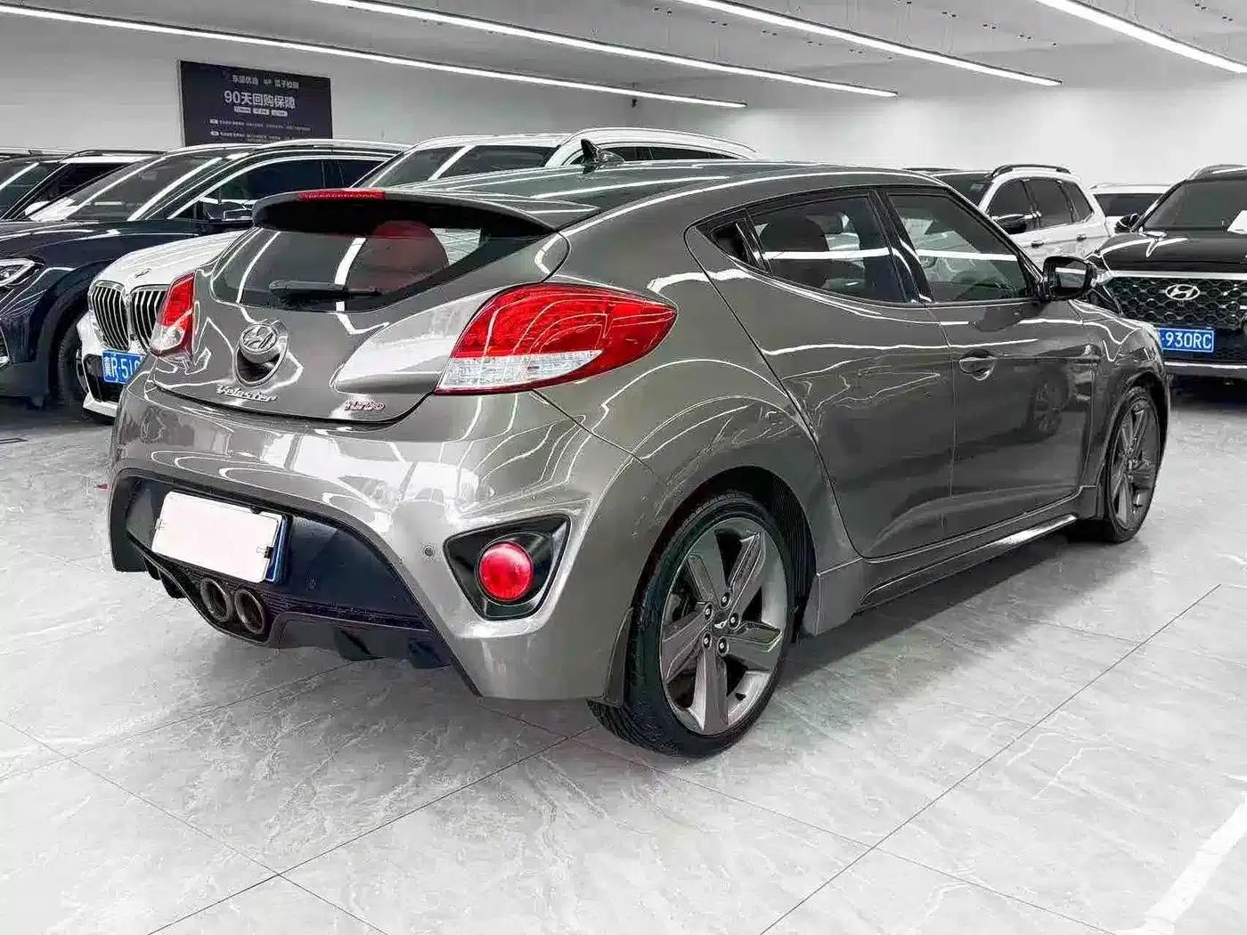 2015 Veloster 1.6T Automatic Luxury Edition — миниатюра 4