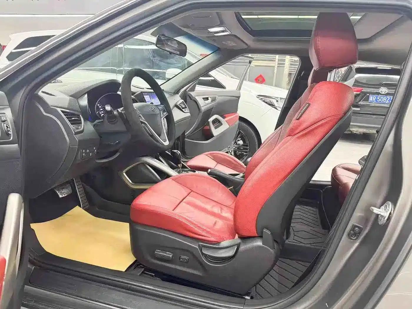 2015 Veloster 1.6T Automatic Luxury Edition — миниатюра 7