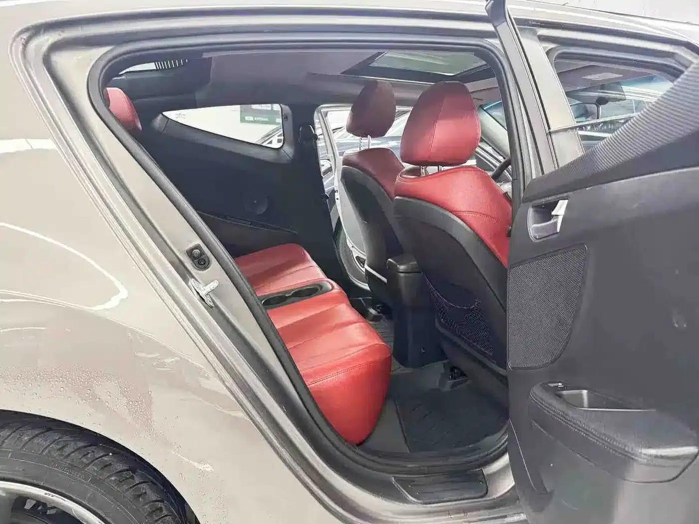 2015 Veloster 1.6T Automatic Luxury Edition — миниатюра 8