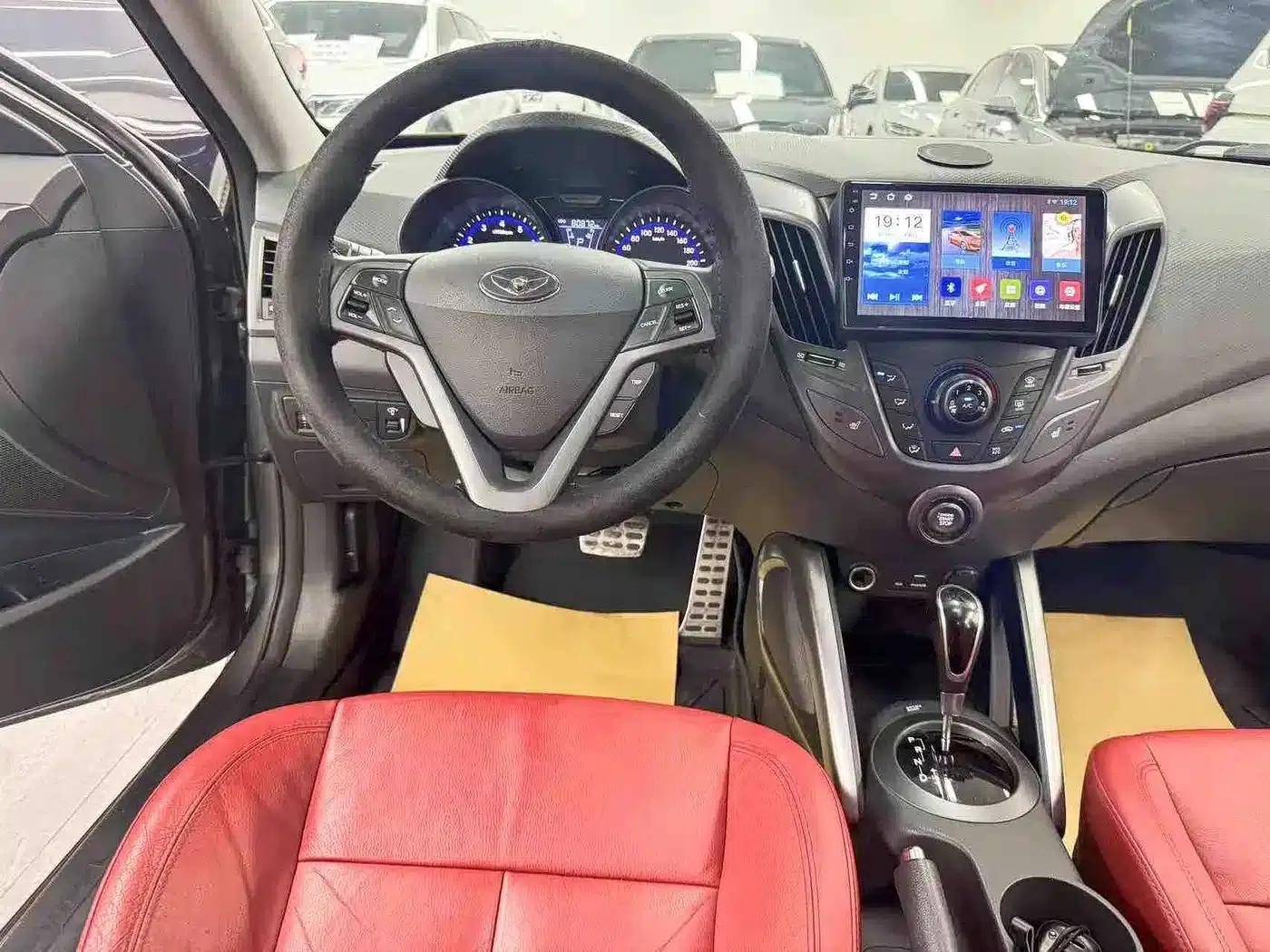 2015 Veloster 1.6T Automatic Luxury Edition — миниатюра 10