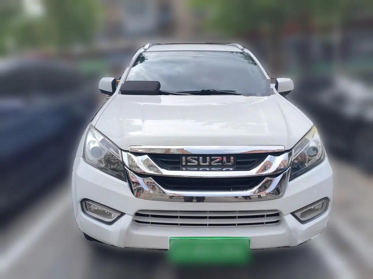 Isuzu mu-X 2015 3.0T 4x4 Automatic Luxury 7-Seater — миниатюра 2