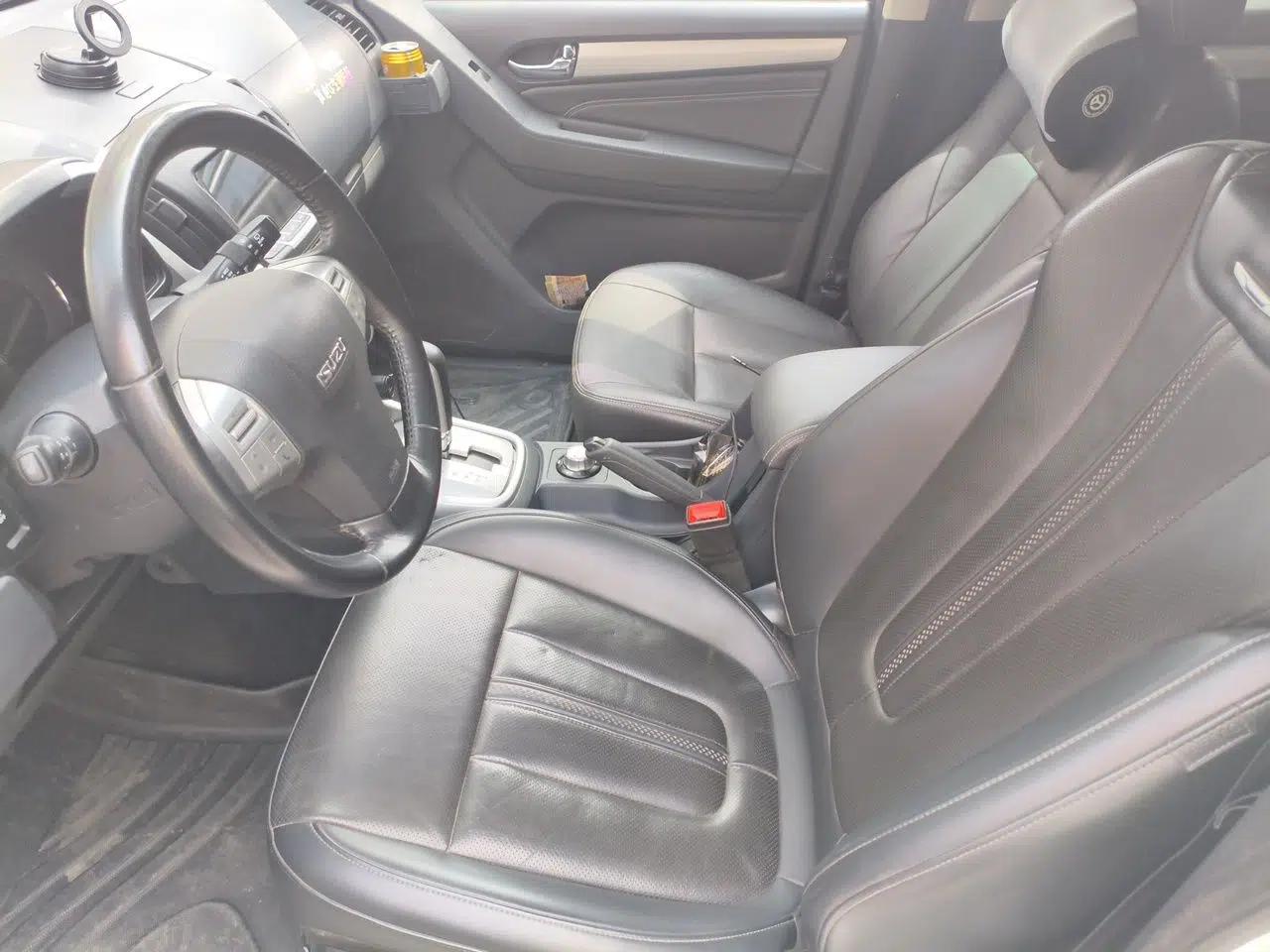 Isuzu mu-X 2015 3.0T 4x4 Automatic Luxury 7-Seater — миниатюра 16