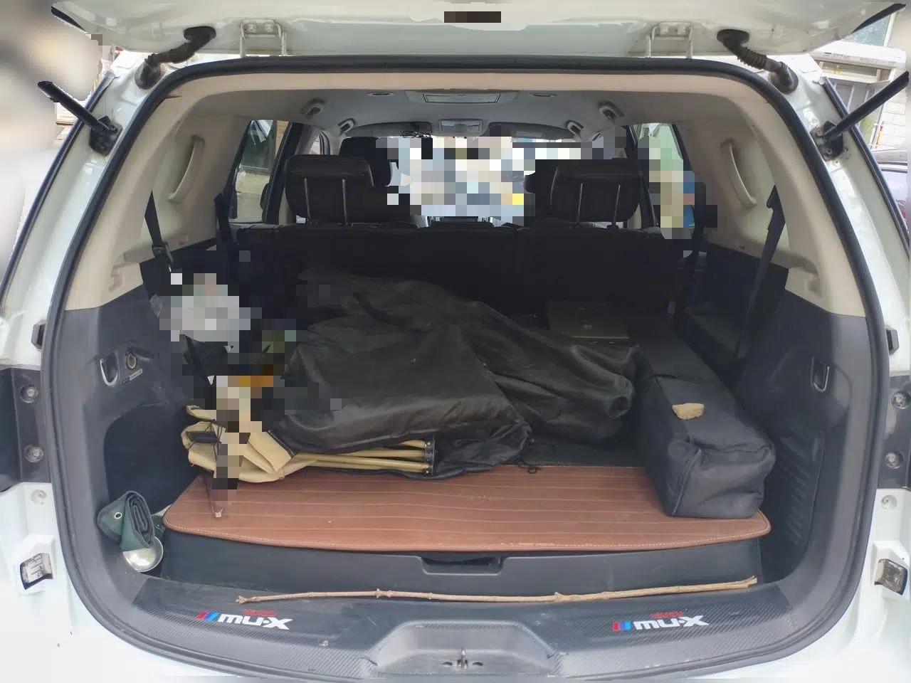 Isuzu mu-X 2015 3.0T 4x4 Automatic Luxury 7-Seater — миниатюра 20