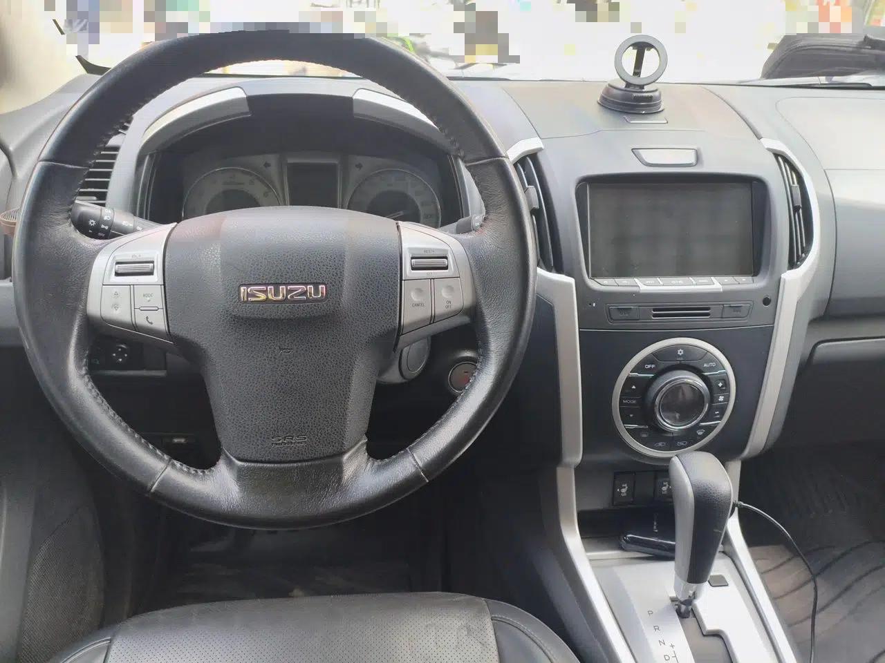 Isuzu mu-X 2015 3.0T 4x4 Automatic Luxury 7-Seater — миниатюра 10
